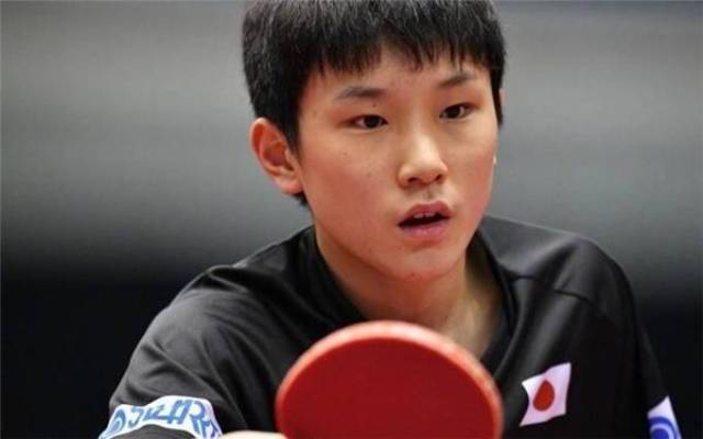 阿贾克斯临时主帅：本菲卡第一球是越位的，这不应该发生